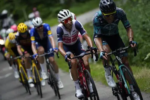 Oggi Nibali lascia il Tour ma intanto attacca