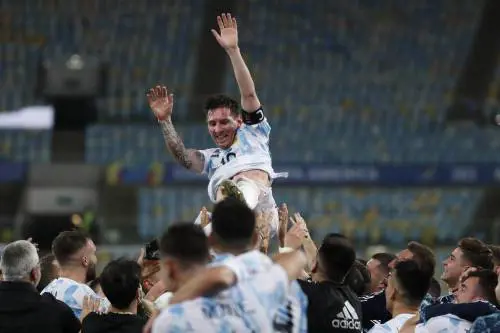 La prima volta di Messi con la sua Argentina. Ma il Brasile non piange