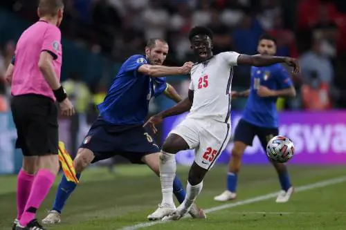 Spuntano pure le petizioni degli inglesi: "La partita va rigiocata"