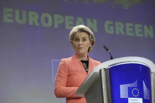 Lo scandalo del software-spia. Von der Leyen: "Inaccettabile". E si accende il faro del Copasir
