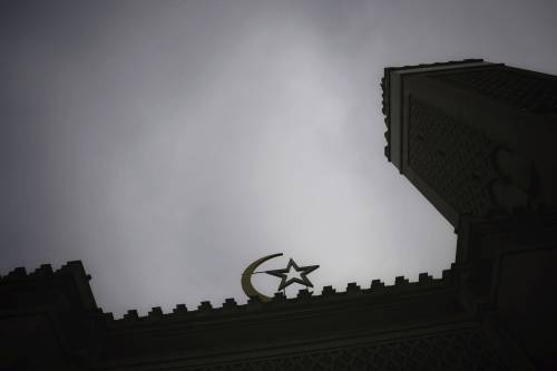 La "fabbrica" di islamisti che fa tremare Parigi