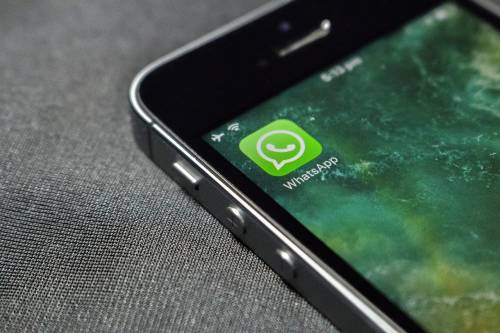 Dati a rischio su WhatsApp? La colpa è di un bug delle foto