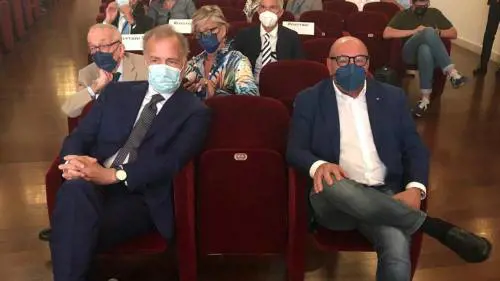 La carica dei candidati di centrodestra: "Riaccendiamo Milano e Torino"