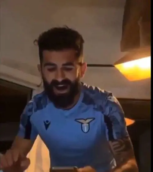 Hysaj "stona" con Bella Ciao e gli ultrà lo squalificano