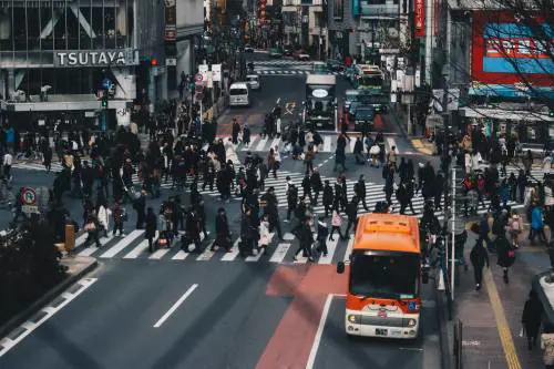 Perché in Giappone il Covid si è quasi “auto-estinto”