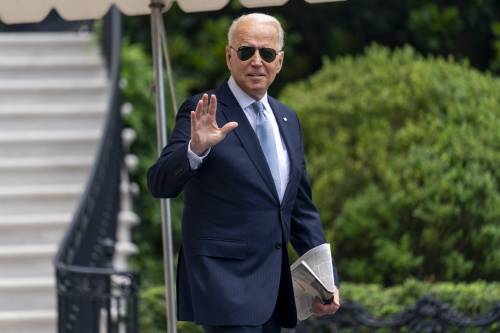 Biden "riabilita" Trump sul Covid: "Fuga dal laboratorio credibile"