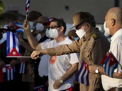 Cuba, il regime ha paura. Il piano di Raùl Castro per fuggire in Sudafrica