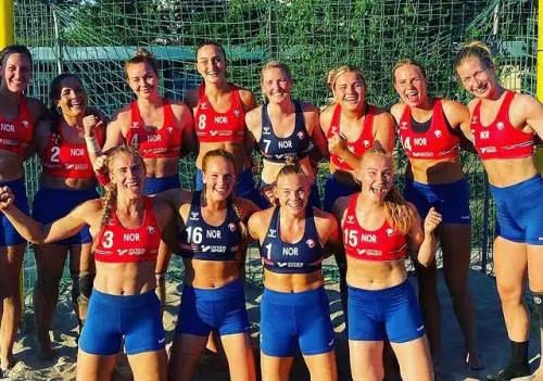 Altra crociata dei politically correct. Atlete contro il "bikini sessista"