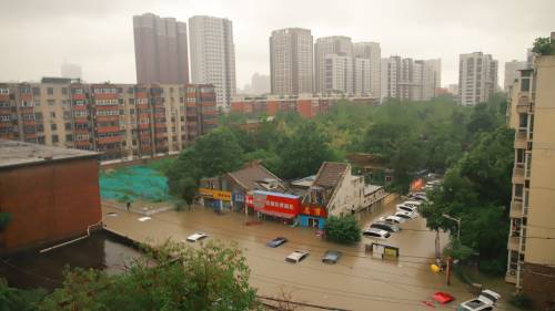 Alluvioni e ondate di calore: la natura si ribella contro la Cina