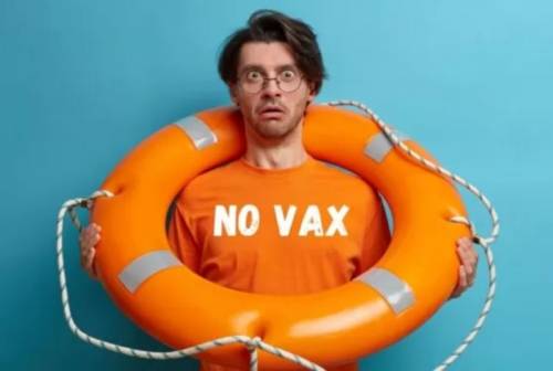 Come ti trasformo il no vax in un subumano