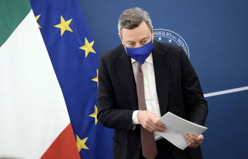 Monito di Draghi a Salvini sui vaccini "Appello a non farli è appello a morire". Lega isolata in Cdm