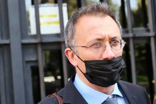 Storari si difende sulle carte a Davigo