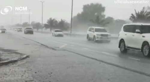 Pioggia "artificiale" con i droni: cosa è successo negli Emirati