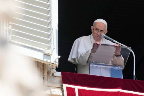 Chiesa, il Papa avverte i Movimenti: ecco l'ultima decisione