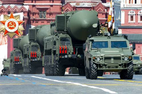 Super missili e armi atomiche: cosa succede tra Usa e Russia
