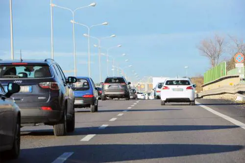 Il grande esodo di Ferragosto: stop ai cantieri, ecco le previsioni sul traffico