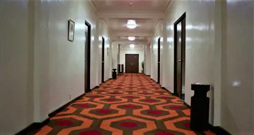 Shining, il film che "trascina" tutte le case infestate