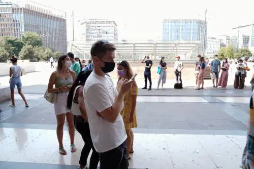 "Mentono per andare in vacanza". La follia dei no-tamp