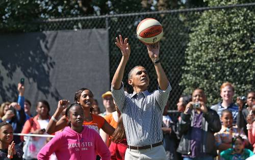Obama investe sul basket africano. Ecco a cosa punta l'ex presidente