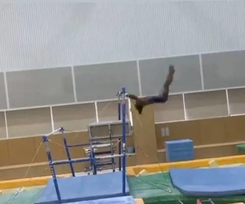"Ecco perché mi sono ritirata...". Il video choc di Simone Biles