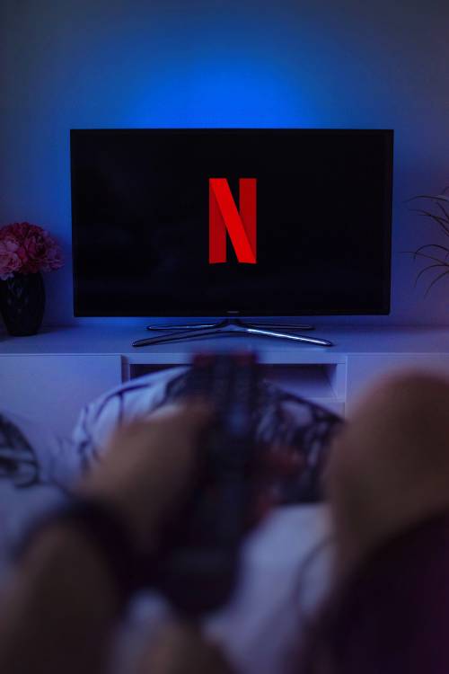 Stretta sulle password condivise: il piano di Netflix per il 2023