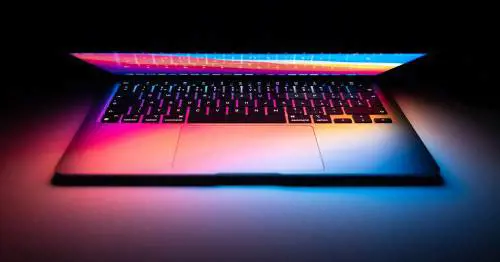 "Lo schermo si è rotto da solo": utenti Apple sul piede di guerra