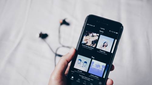 Spotify aumenta le tariffe, un confronto con le app di musica