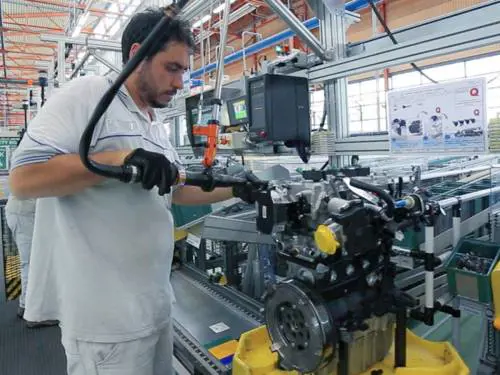 Il piano del governo per fermare la fuga delle aziende