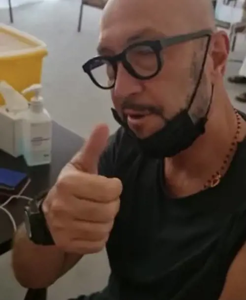 Per Walter Zenga quattro dosi di vaccino per tornare in Italia: ecco perché