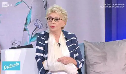 Paura per Enrica Bonaccorti: "Il braccio si è spostato, ho sentito crac"