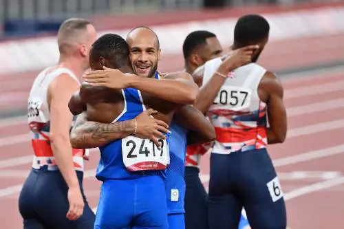 "Piangete?". Raffica azzurra sui rosiconi inglesi