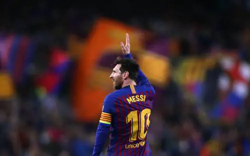 No Messi, no party. Salta la sfida con CR7