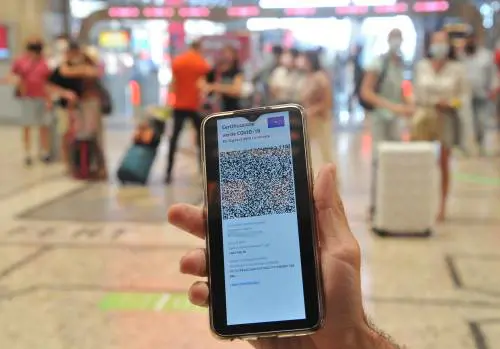 Green pass in mensa: multe fino a 1.000 euro