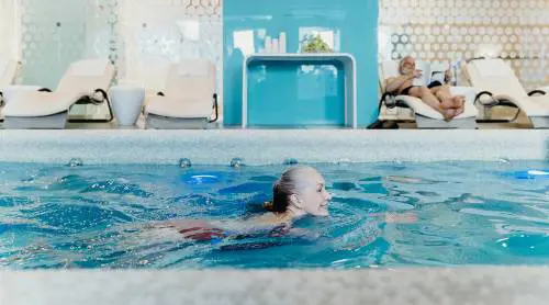 Ginnastica in acqua, tornare in forma con l'acquagym