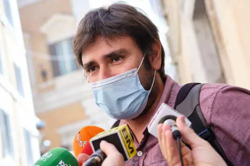 Altro colpo a Conte: gli ex 5 Stelle corteggiano Dibba
