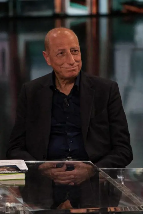 "Mio padre è vaccinato, vi spacco la faccia…": la furia del figlio di Pippo Franco