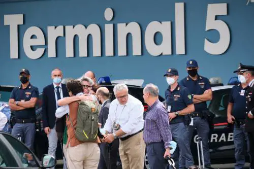 Rientrati gli italiani dall'inferno afghano