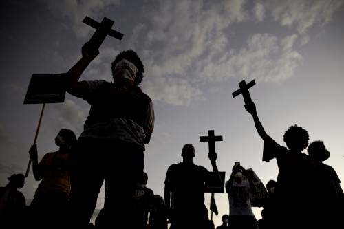 Vangelo e fucile, storia del prete-guerrigliero che cambio l'America Latina