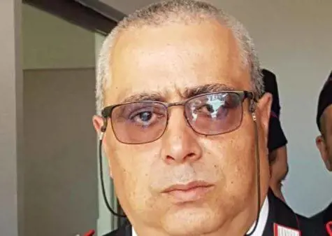 "Non si butta la cicca in acqua". E il maresciallo, insultato, muore