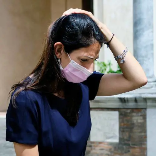 Raggi, fine ingloriosa: cade pure sull'ultimo atto