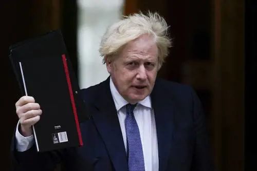La Ue media per l'Irlanda ma Londra resta scettica