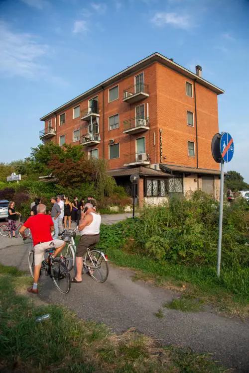 Uccide moglie e figlia 15enne. "E ora vado a togliermi la vita"