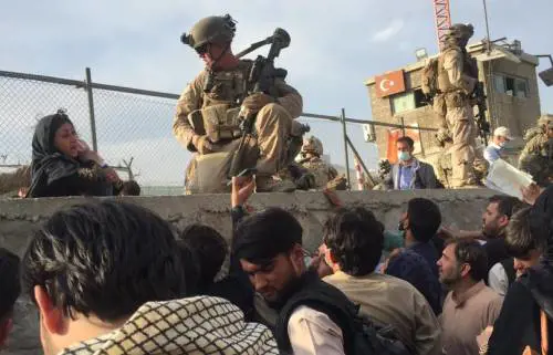 "Usa via il 31 agosto". Ma G7 diviso su Kabul. Da Londra a Bruxelles: "Serve altro tempo". Il piano d'emergenza