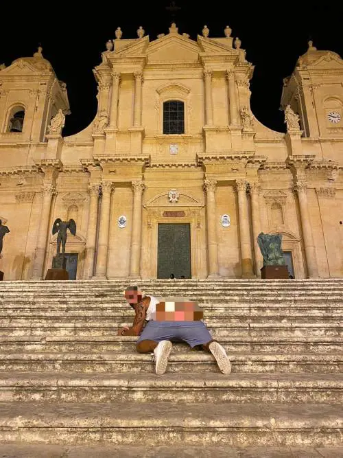 "Al sindaco non piace il mio c...": il delirio del turista di Noto