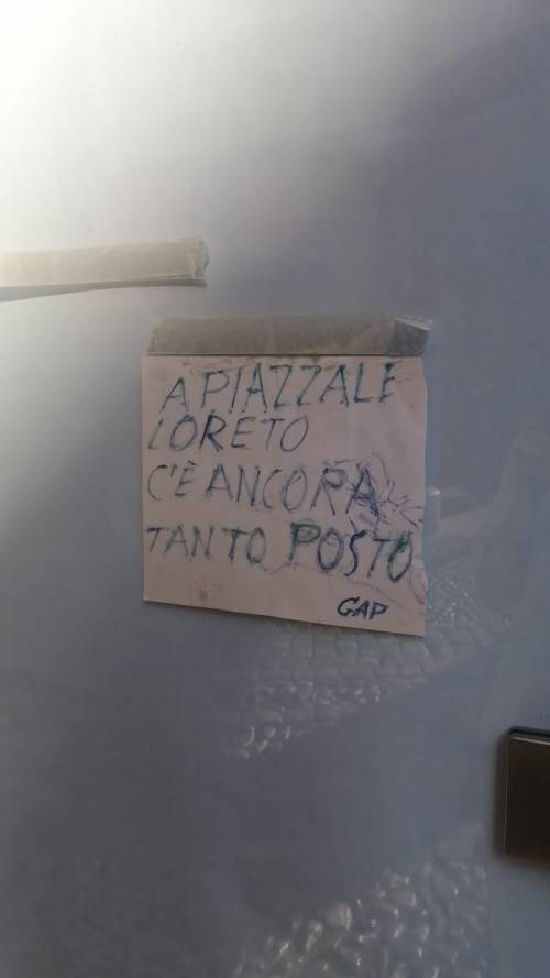 "A piazzale Loreto c'è ancora posto", la follia di sinistra contro Fratelli d'Italia
