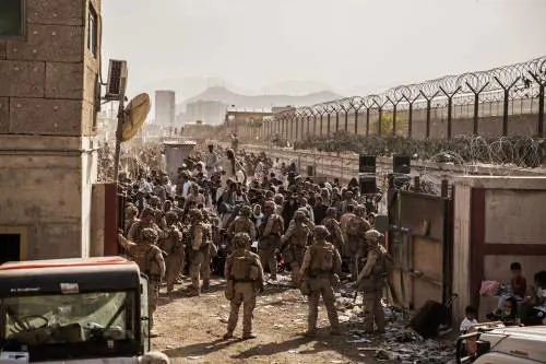 Per salvare chi è in fuga dal terrore islamista l'Europa deve affidarsi a chi flirta coi jihadisti