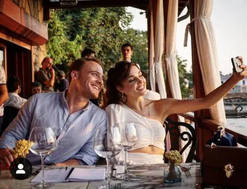 Love is in The Air, per Hande e Kerem l'amore è fuori dallo schermo