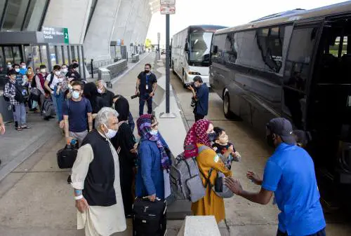 Il medico italiano che ridà la vista e il sorriso alle donne deturpate nel nome della sharia