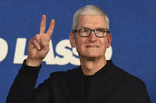 Apple dimezza la Cina, rotta verso l'India