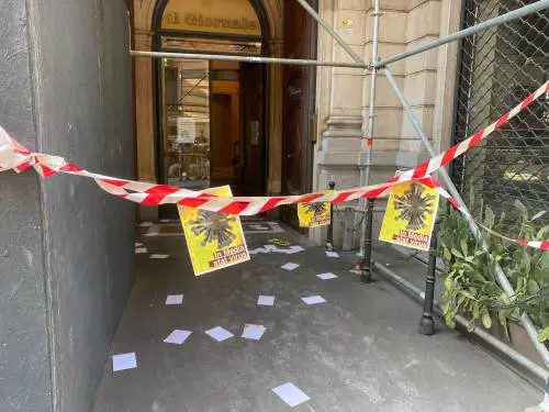 I no vax ci contestano: protesta sotto la sede de ilGiornale